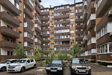 Фото №1: 2-комнатная квартира 53 м² - Краснодар, мкр. Завод Радиоизмерительных Приборов, ул. имени С.В. Рахманинова, 32