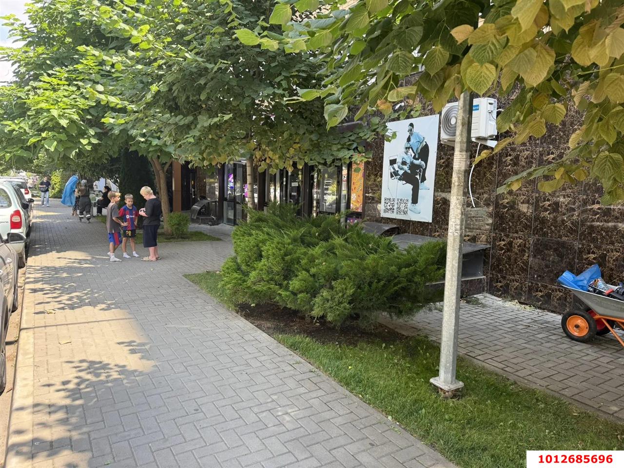 Фото №5: Торговое помещение <span class="whitespace-nowrap">31 м²</span>, <span class="whitespace-nowrap">1/13 эт.</span> - Краснодар, Прикубанский внутригородской округ, Славянский, мкр. Светлоград, ул. Красных Партизан, 1/4к11