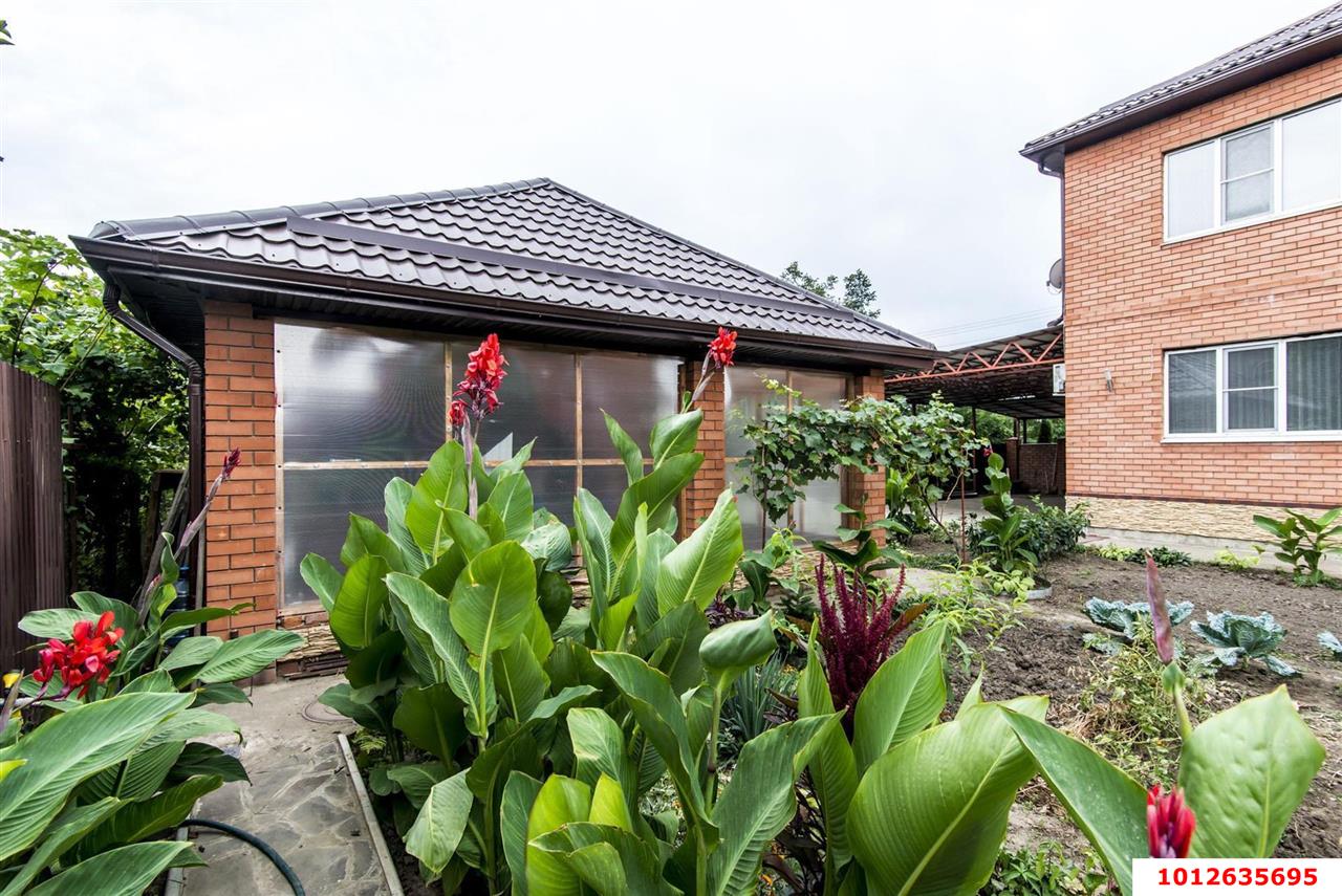 Фото №1: Дом 192 м² + 6.04 сот. - Ленина, Карасунский внутригородской округ, ст Восток, ул. Степная, 412