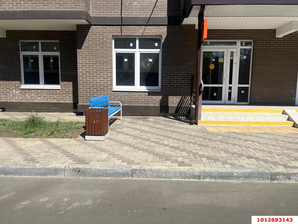Фото №2: Торговое помещение 62 м² - Краснодар, жилой комплекс На Стахановской, ул. Стахановская, 1/5к4