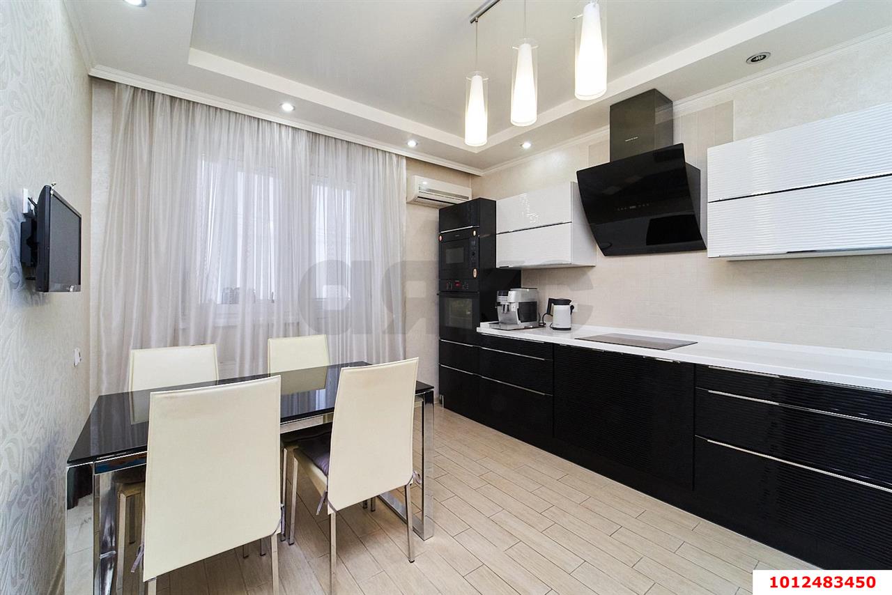 Фото №2: 3-комнатная квартира 114 м² - Краснодар, Центральный внутригородской округ, мкр. Центральный, ул. Промышленная, 49/1