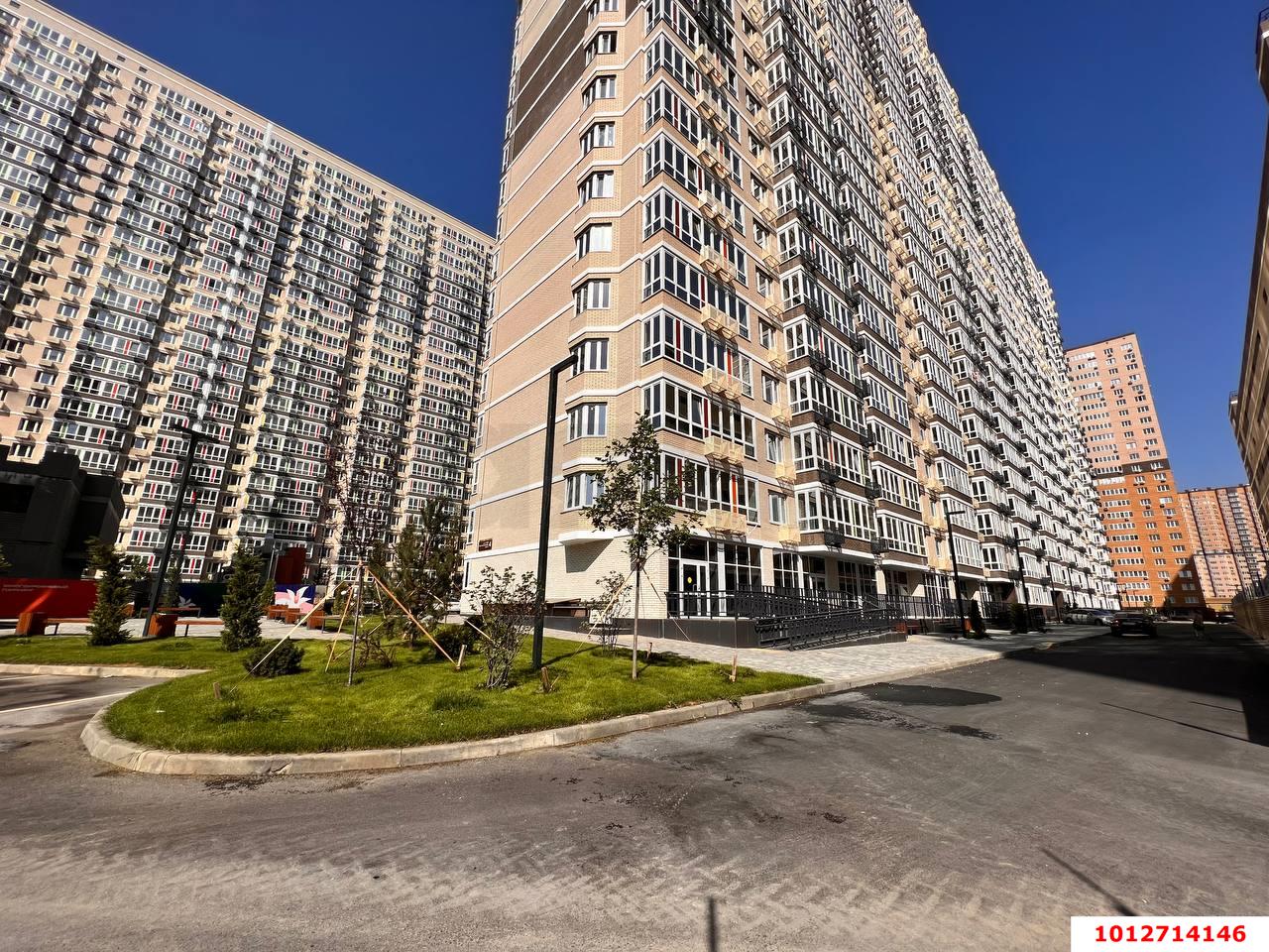 Фото №2: Торговое помещение 62 м² - Краснодар, жилой комплекс Абрикосово, ул. имени Героя Георгия Бочарникова, 4к2