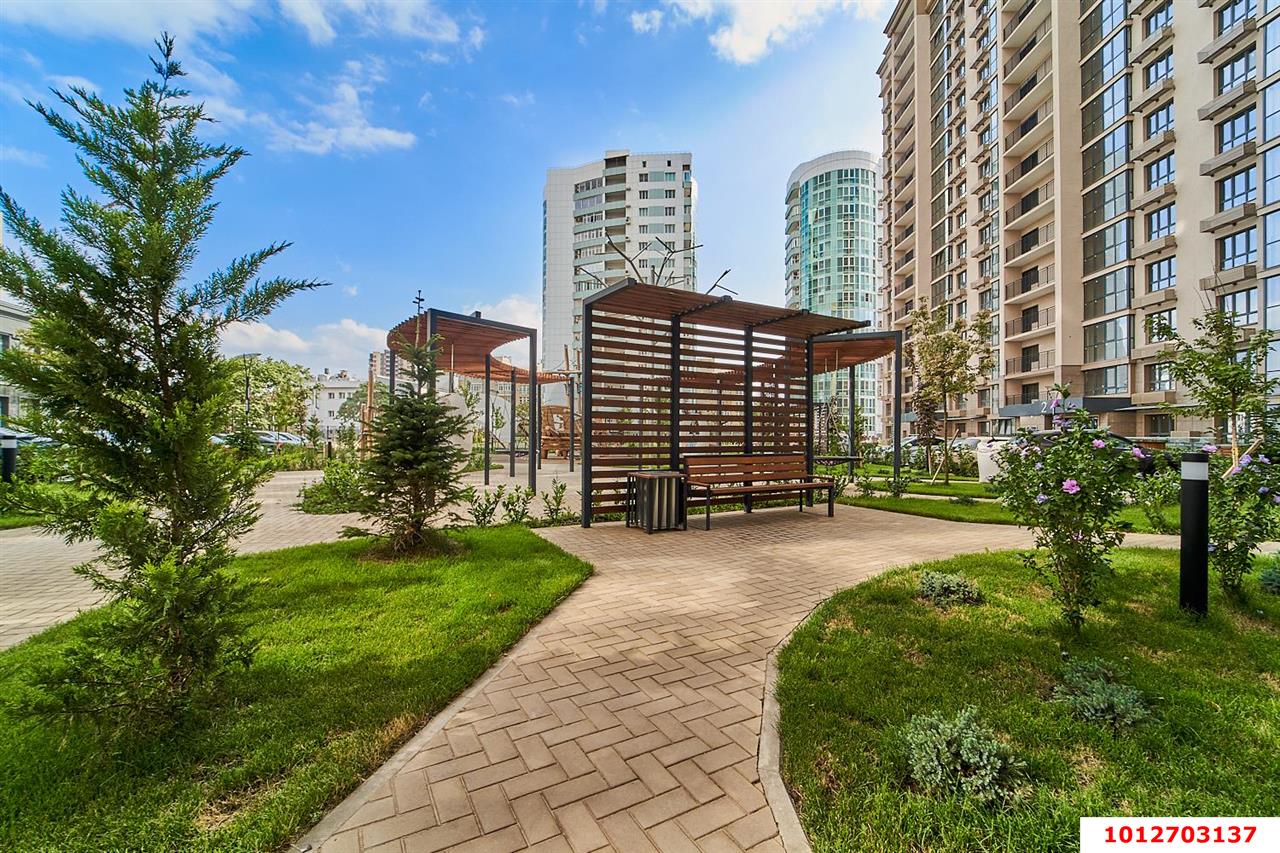 Фото №1: 3-комнатная квартира 123 м² - Краснодар, ЖК Аврора, Западный внутригородской округ, мкр. жилой комплекс Аврора, ул. имени Дзержинского, 95