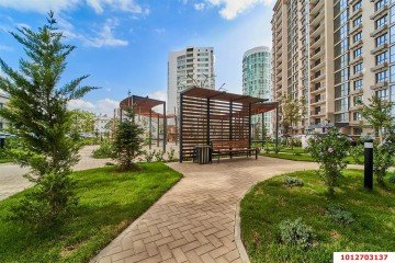 Фото №1: 3-комнатная квартира 123 м² - Краснодар, мкр. жилой комплекс Аврора, ул. имени Дзержинского, 95