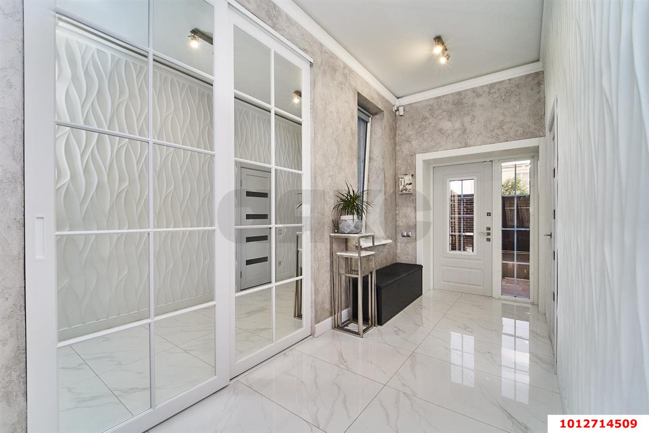 Фото №5: Дом 280 м² + 8 сот. - Российский, Прикубанский внутригородской округ, ул. Бархатная, 42