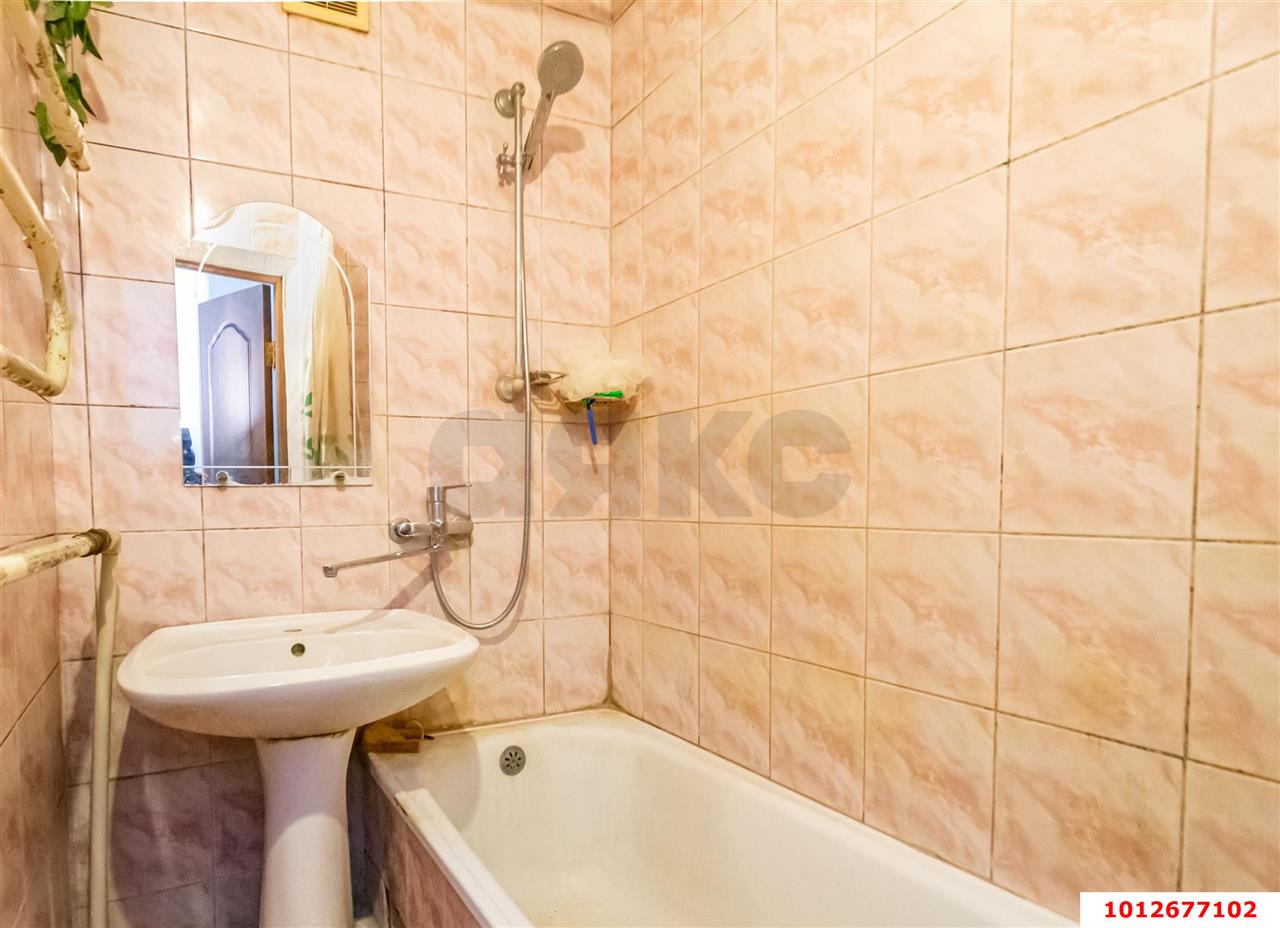 Фото №5: 3-комнатная квартира 59 м² - Краснодар, Центральный, ул. Коммунаров, 286