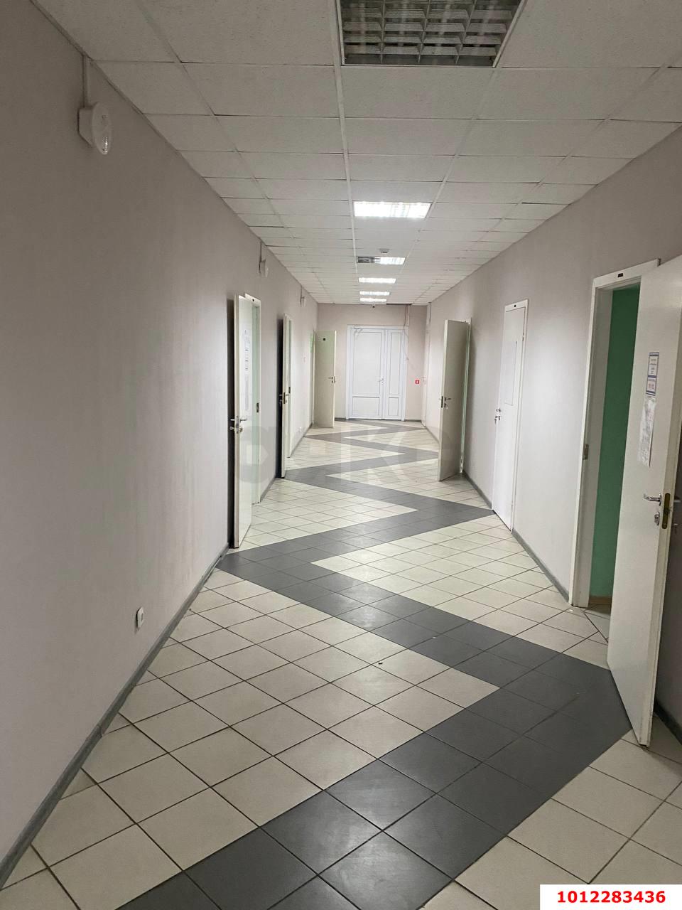 Фото №3: Коммерция 1968 м² - Краснодар, ул. Ставропольская, 206