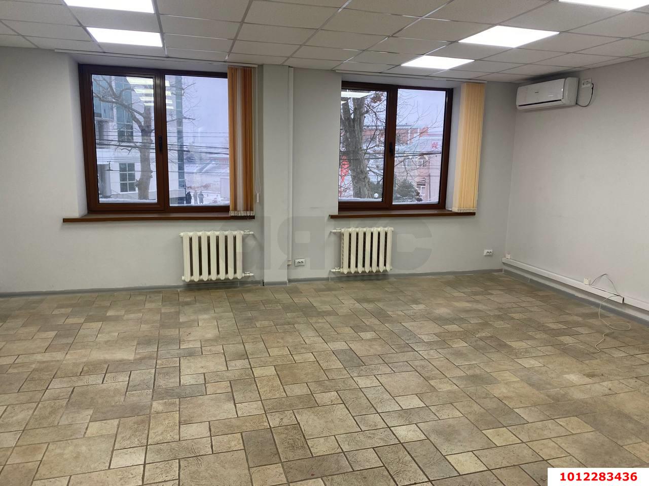 Фото №2: Коммерция 1968 м² - Краснодар, ул. Ставропольская, 206