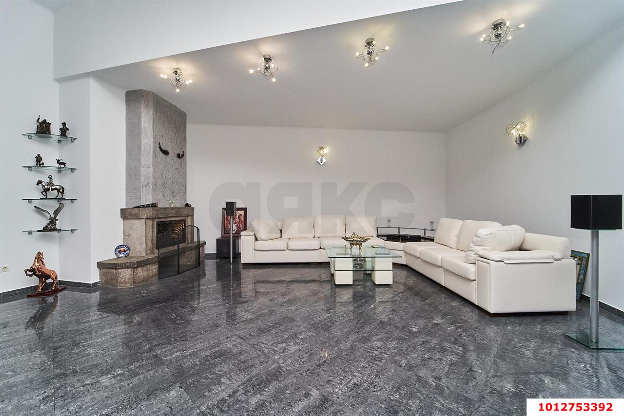 Фото №6: Дом 1155 м² + 17.5 сот. - Краснодар, ул. Титова, 62