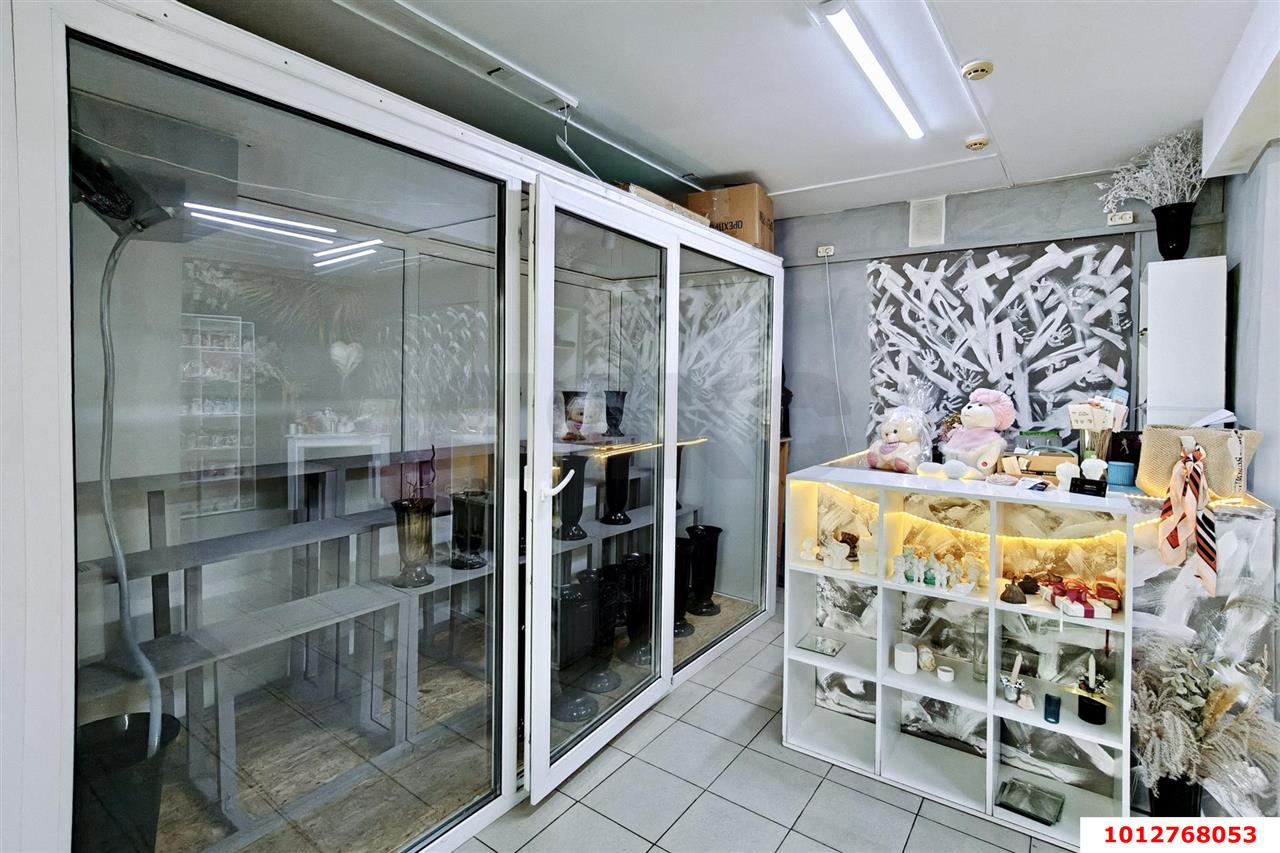 Фото №8: Торговое помещение <span class="whitespace-nowrap">53 м²</span>, <span class="whitespace-nowrap">1/16 эт.</span> - Краснодар, Карасунский внутригородской округ, мкр. Гидростроителей, ул. Парусная, 20/1