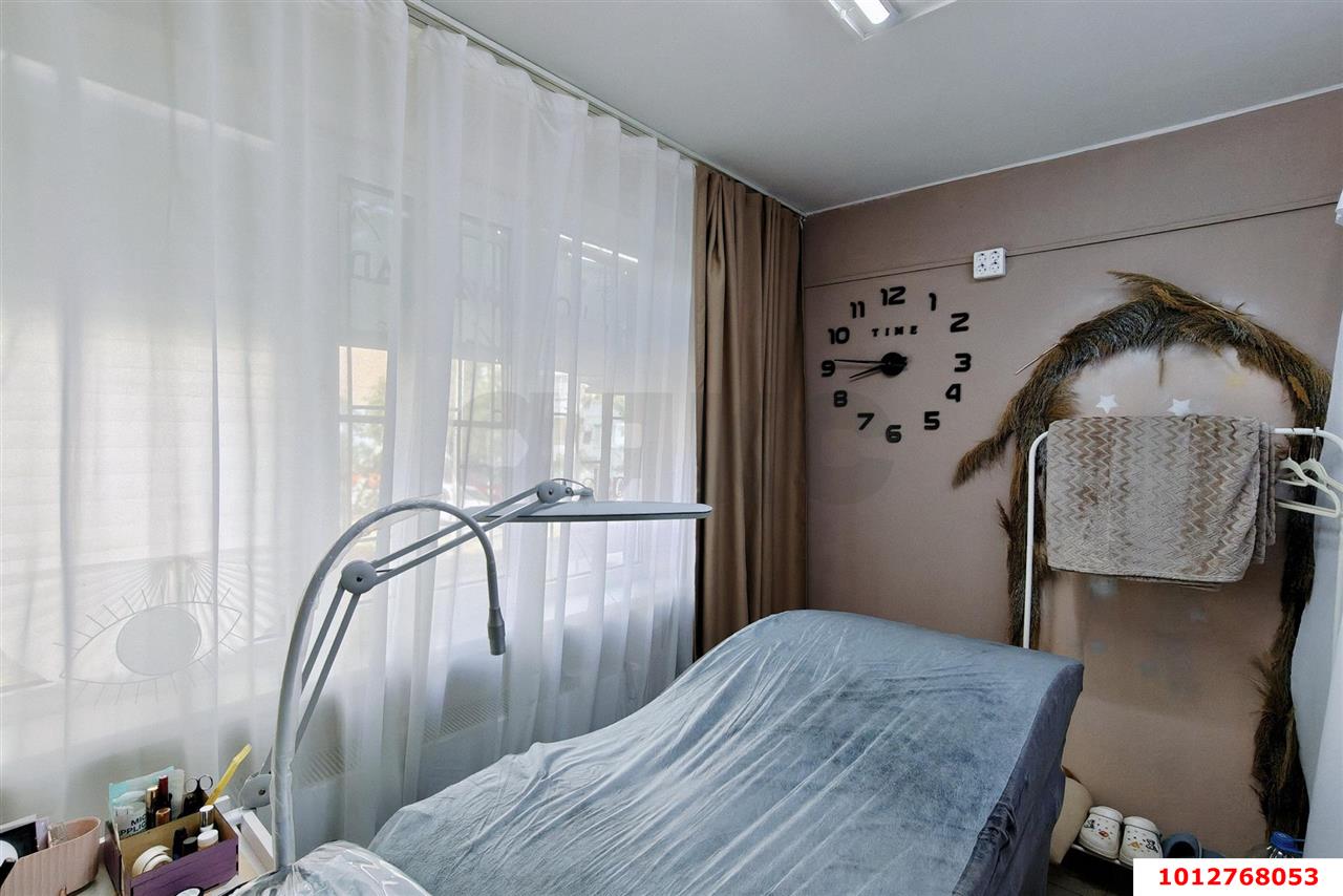 Фото №11: Торговое помещение <span class="whitespace-nowrap">53 м²</span>, <span class="whitespace-nowrap">1/16 эт.</span> - Краснодар, Карасунский внутригородской округ, мкр. Гидростроителей, ул. Парусная, 20/1