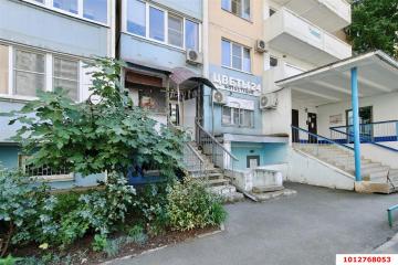 Фото №1: Торговое помещение <span class="whitespace-nowrap">53 м²</span>, <span class="whitespace-nowrap">1/16 эт.</span> - Краснодар, мкр. Гидростроителей, ул. Парусная, 20/1
