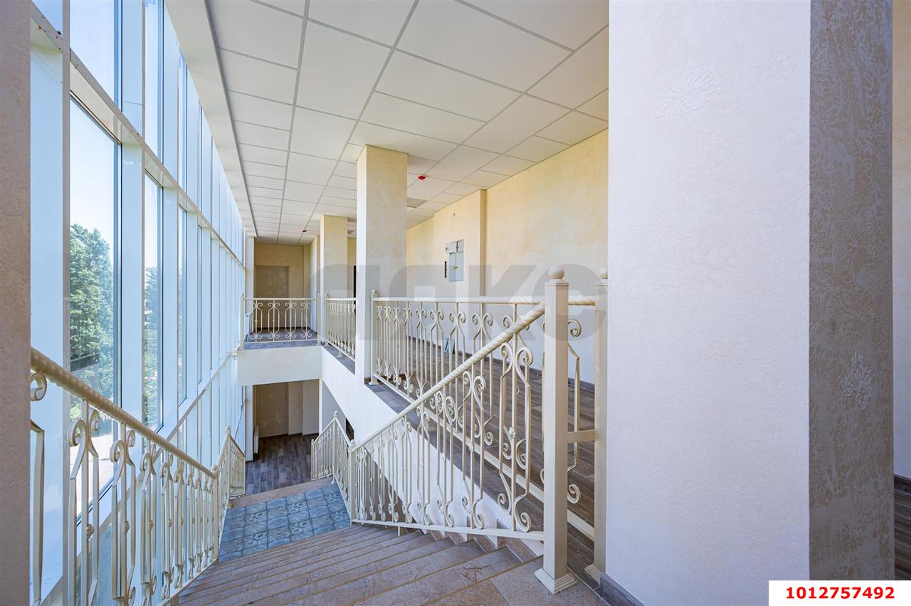 Фото №5: 4-комнатная квартира 130 м² - Краснодар, Центральный внутригородской округ, Западный внутригородской округ, Горогороды, мкр. Центральный, ул. Береговая, 10/3