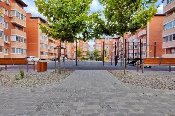 Фото №1: 2-комнатная квартира 42 м² - Яблоновский, мкр. жилой комплекс Дарград, ул. Тургеневское Шоссе, 33/5к34