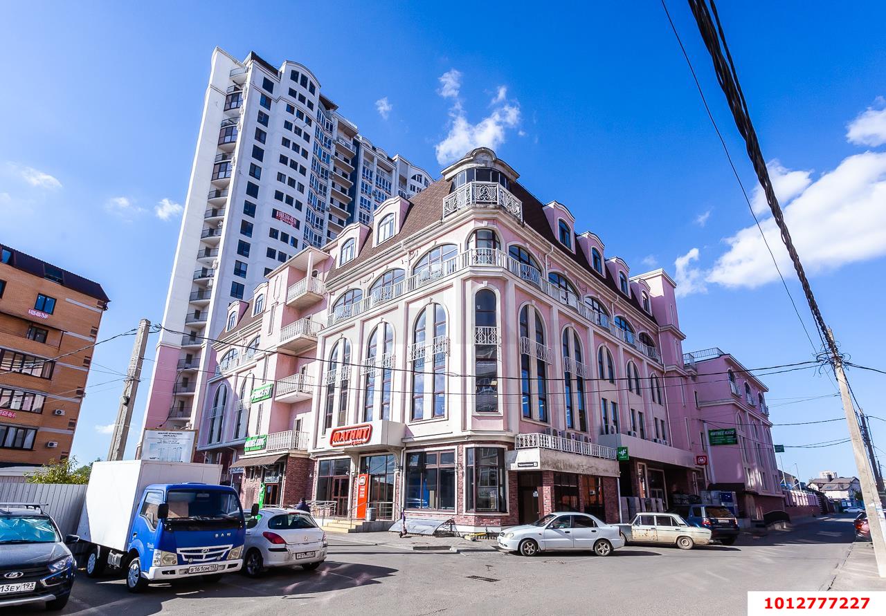 Фото №1: 1-комнатная квартира 43 м² - Краснодар, жилой комплекс Версаль, ул. Черниговская, 1