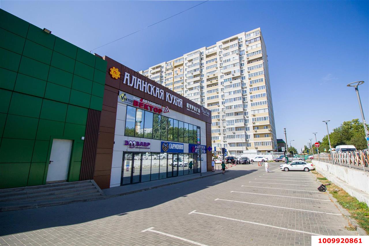 Фото №2: Торговое помещение 1213 м² - Краснодар, 2-я Площадка, ул. Кореновская, 10