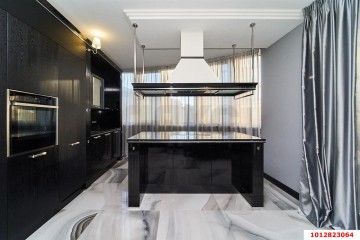 Фото №1: 4-комнатная квартира 144 м² - Краснодар, мкр. Западный внутригородской округ, ул. Кожевенная, 28