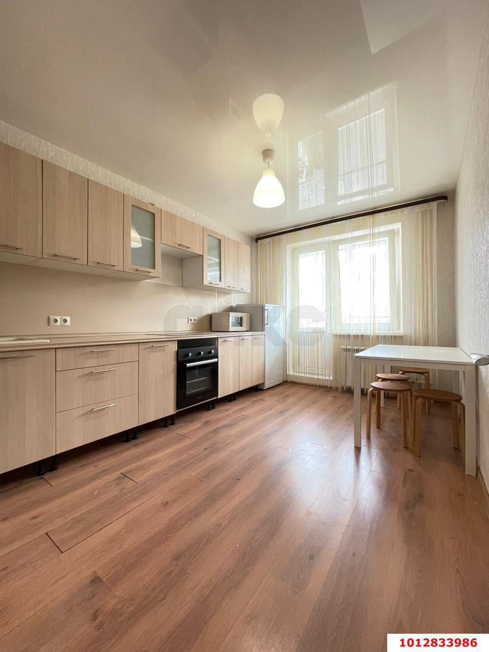 Фото №2: 2-комнатная квартира 65 м² - Краснодар, Прикубанский внутригородской округ, мкр. Краевая Клиническая Больница, ул. Черкасская, 53