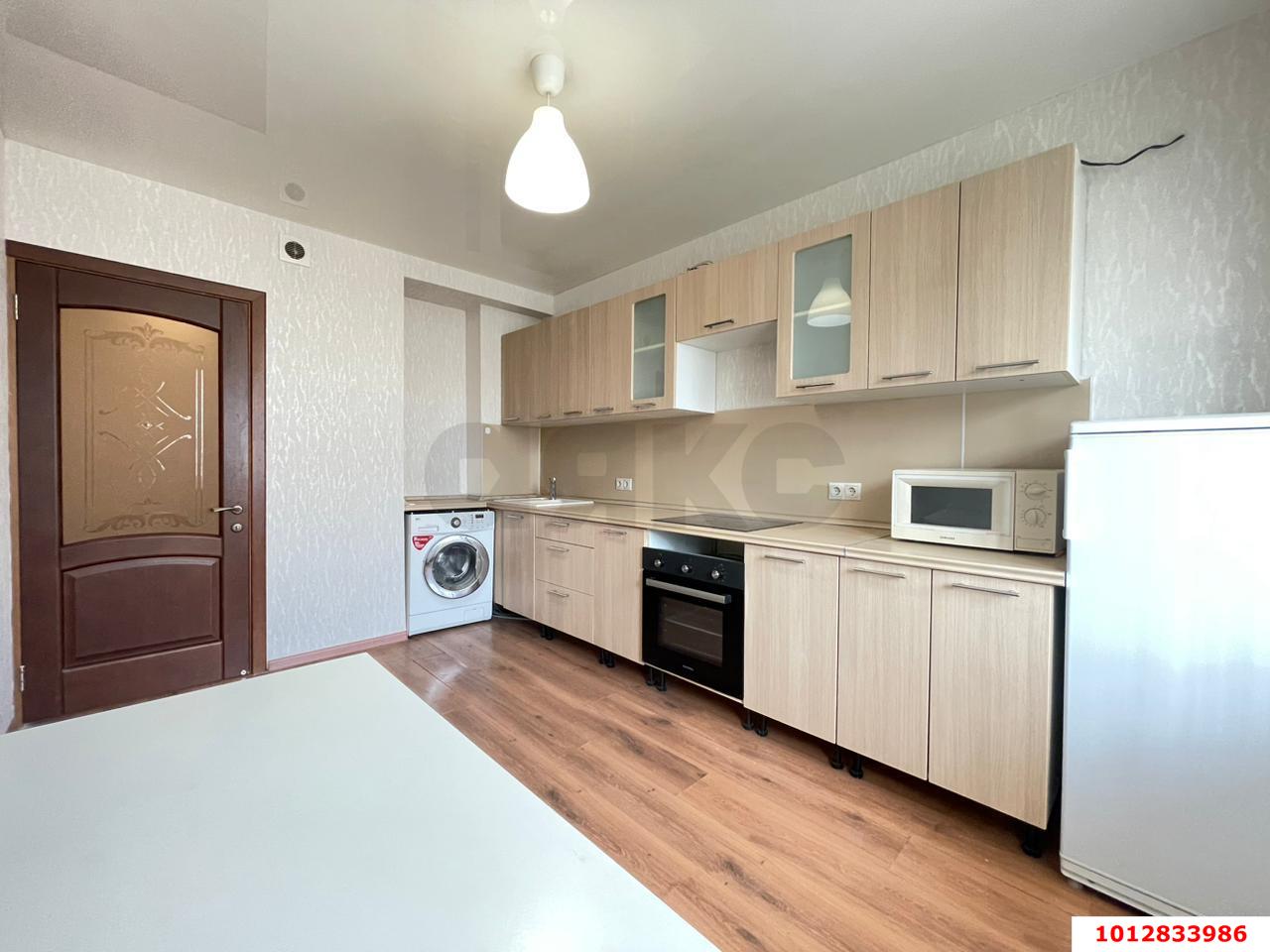 Фото №1: 2-комнатная квартира 65 м² - Краснодар, Прикубанский внутригородской округ, мкр. Краевая Клиническая Больница, ул. Черкасская, 53