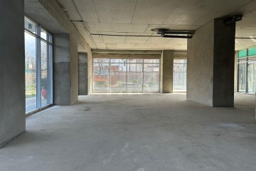 Фото №2: Торговое помещение 144 м² - Краснодар, мкр. Центральный, ул. Чкалова, 8