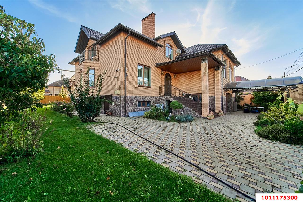 Фото №3: Дом 451 м² + 10 сот. - Краснодар, Прикубанский внутригородской округ, мкр. 2-я Площадка, ул. Генерала Мищенко, 30/2