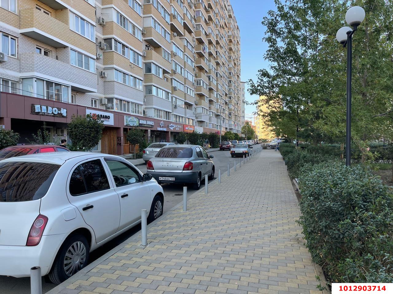 Фото №2: Торговое помещение 79 м² - Краснодар, жилой комплекс Светлый, ул. Московская, 144/2