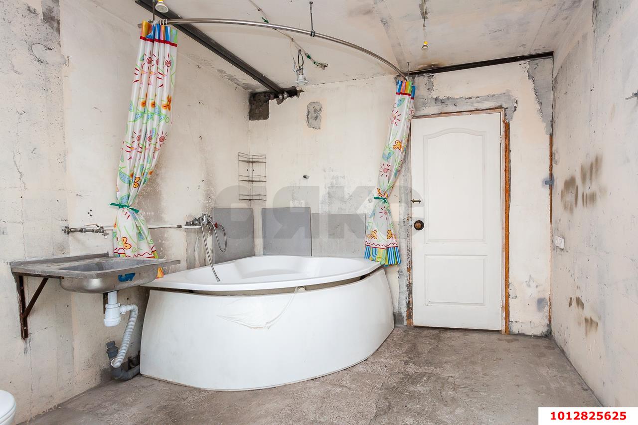 Фото №7: Дом 227 м² + 9.52 сот. - Лазурный, Прикубанский внутригородской округ, ул. Уренгойская, 5