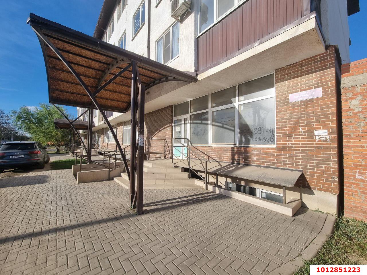 Фото №4: Торговое помещение 124 м² - Краснодар, Отделение № 1 ОПХ Колос, ул. Цветная, 41