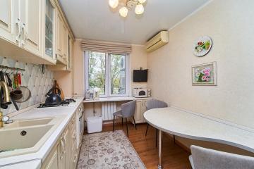 Фото №1: 4-комнатная квартира 79 м² - Краснодар, мкр. Краевая Клиническая Больница, ул. 1 Мая, 234