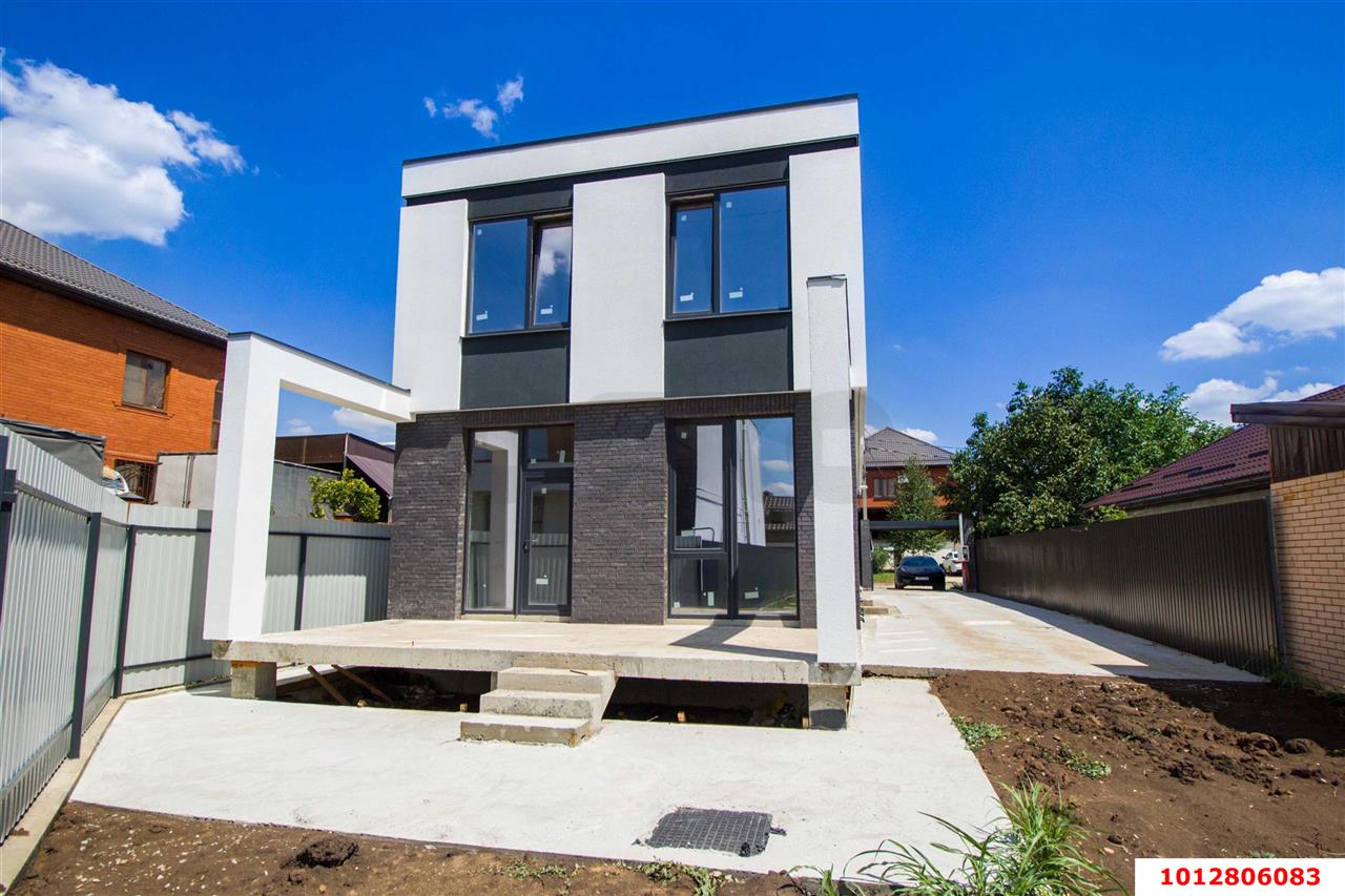 Фото №1: Дом 195 м² + 5 сот. - Краснодар, Прикубанский внутригородской округ, Калинино, мкр. Завод Радиоизмерительных Приборов, ул. Прочноокопская, 7