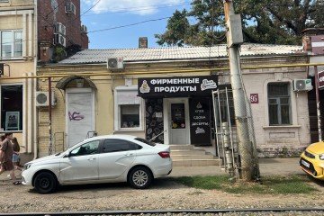 Фото №1: Торговое помещение 39 м² - Краснодар, мкр. Центральный, ул. Коммунаров, 95