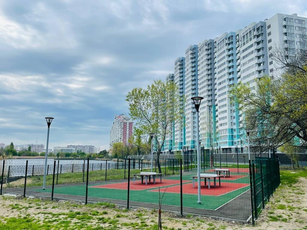 Фото №4: 1-комнатная квартира 47 м² - Краснодар, Карасунский внутригородской округ, Центральный внутригородской округ, Черёмушки, мкр. жилой комплекс Дом у Озера, ул. Селезнёва, 104/1