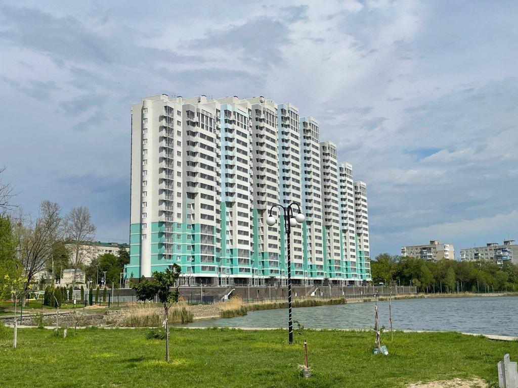 Фото №16: 1-комнатная квартира 47 м² - Краснодар, Карасунский внутригородской округ, Центральный внутригородской округ, Черёмушки, мкр. жилой комплекс Дом у Озера, ул. Селезнёва, 104/1