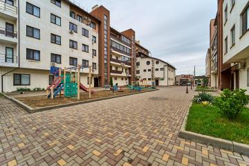 Фото №1: 2-комнатная квартира 65 м² - Краснодар, мкр. Сады Калинина, ул. Средняя, 81/4