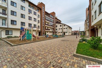 Фото №1: 2-комнатная квартира 65 м² - Краснодар, мкр. Сады Калинина, ул. Средняя, 81/4
