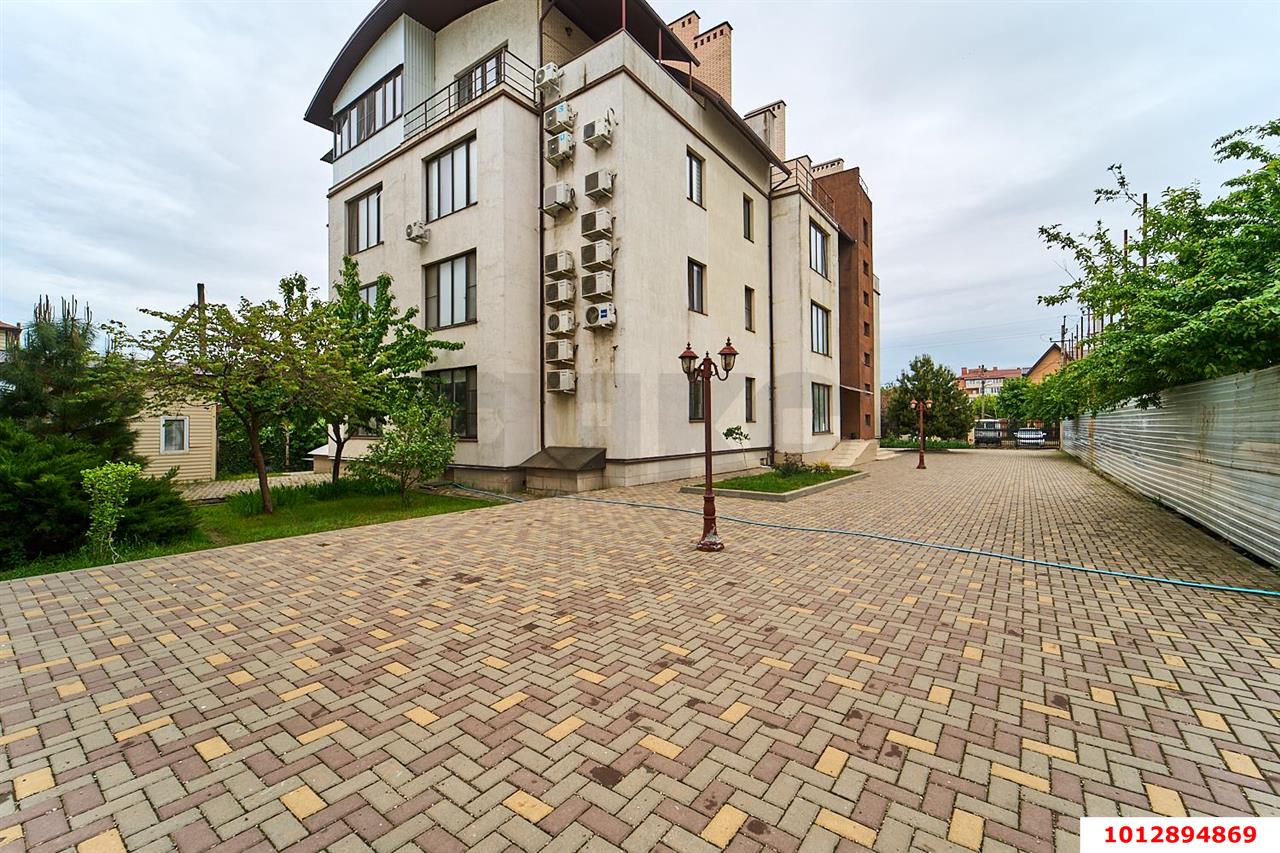 Фото №2: 2-комнатная квартира 65 м² - Краснодар, Прикубанский внутригородской округ, мкр. Сады Калинина, ул. Средняя, 81/4