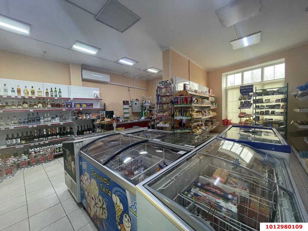 Фото №1: Торговое помещение 64 м² - Краснодар, жилой комплекс Москва, ул. Российская, 79/3к2