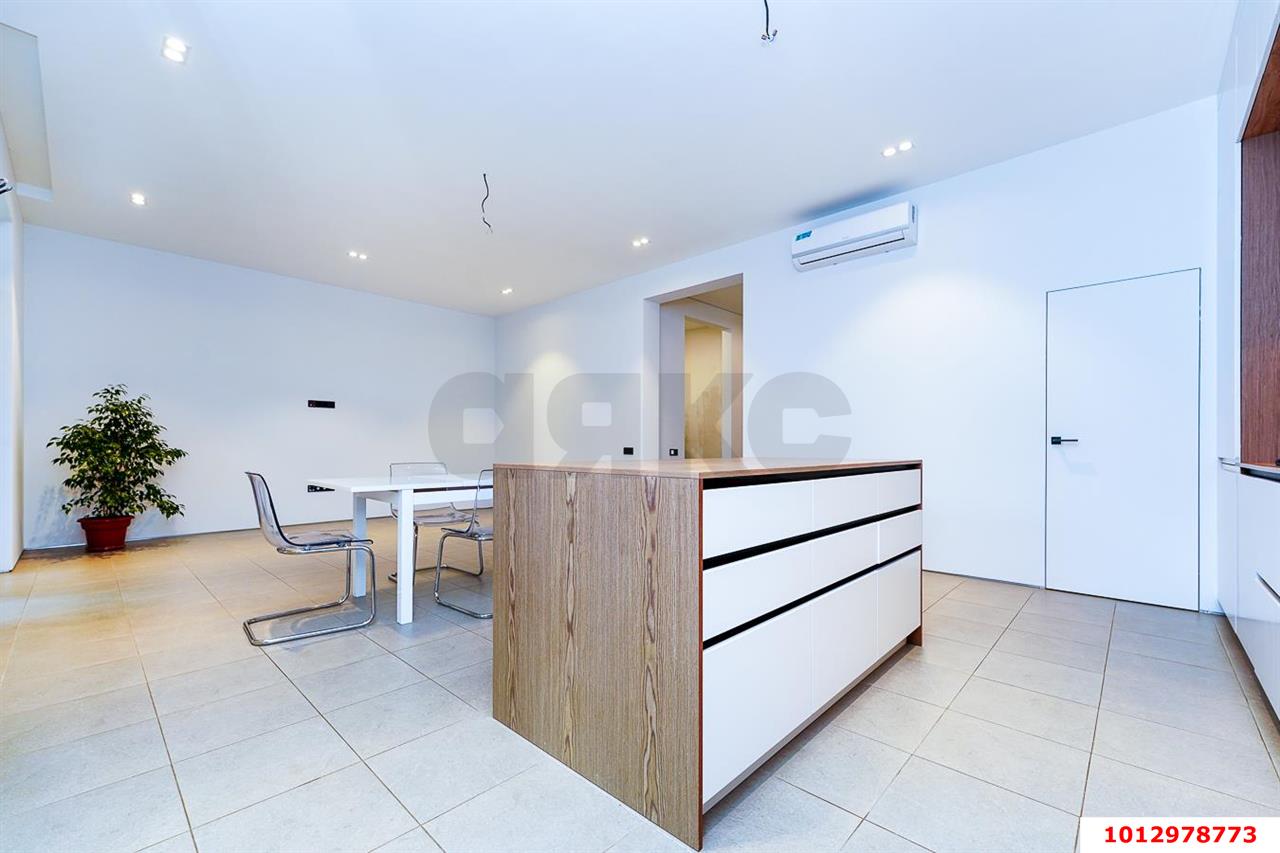 Фото №11: Дом 146 м² + 4 сот. - Краснодар, Центральный внутригородской округ, Покровка, мкр. Центральный, ул. Новокузнечная, 116