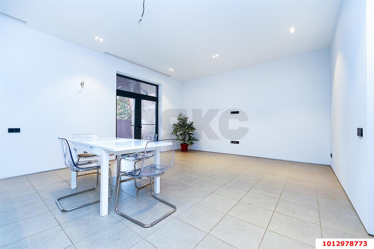 Фото №10: Дом 146 м² + 4 сот. - Краснодар, Центральный внутригородской округ, Покровка, мкр. Центральный, ул. Новокузнечная, 116