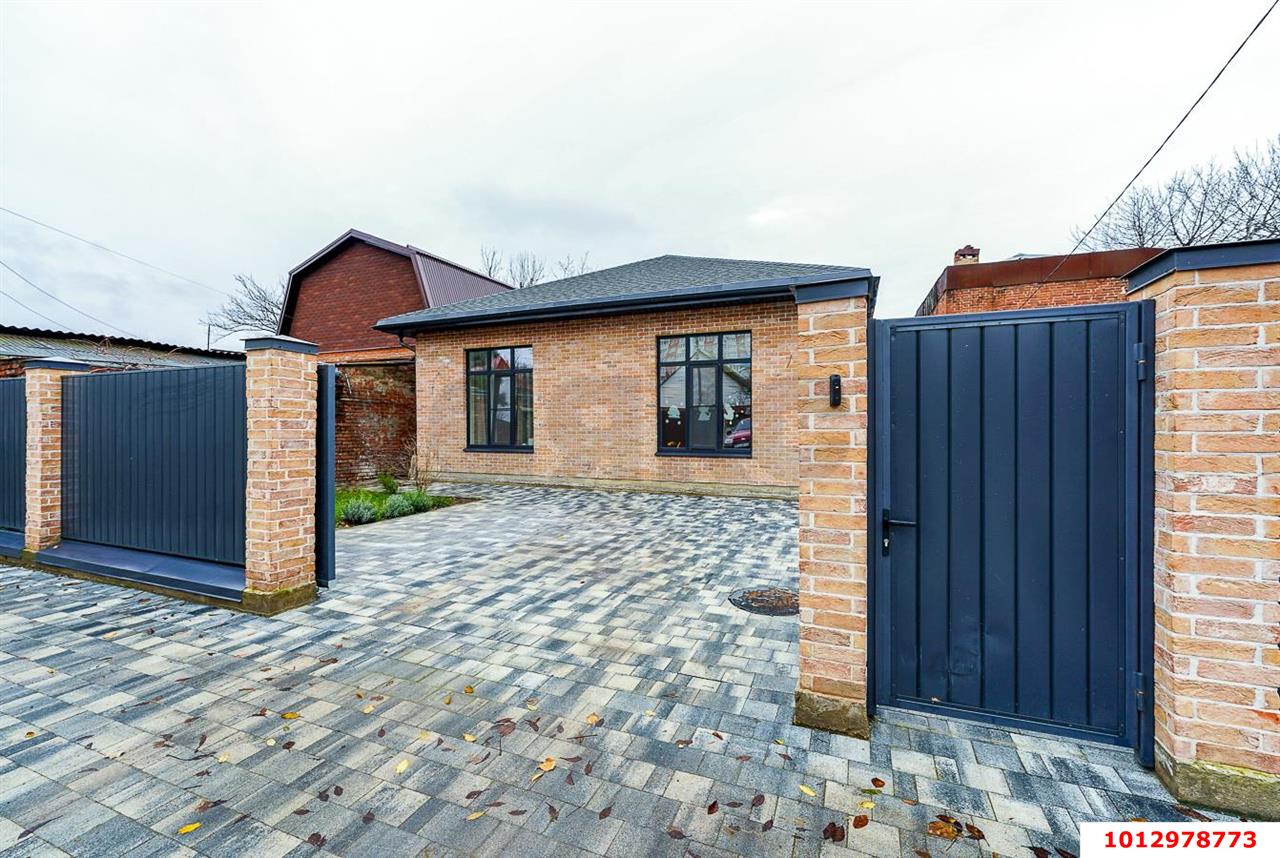 Фото №1: Дом 146 м² + 4 сот. - Краснодар, Центральный внутригородской округ, Покровка, мкр. Центральный, ул. Новокузнечная, 116