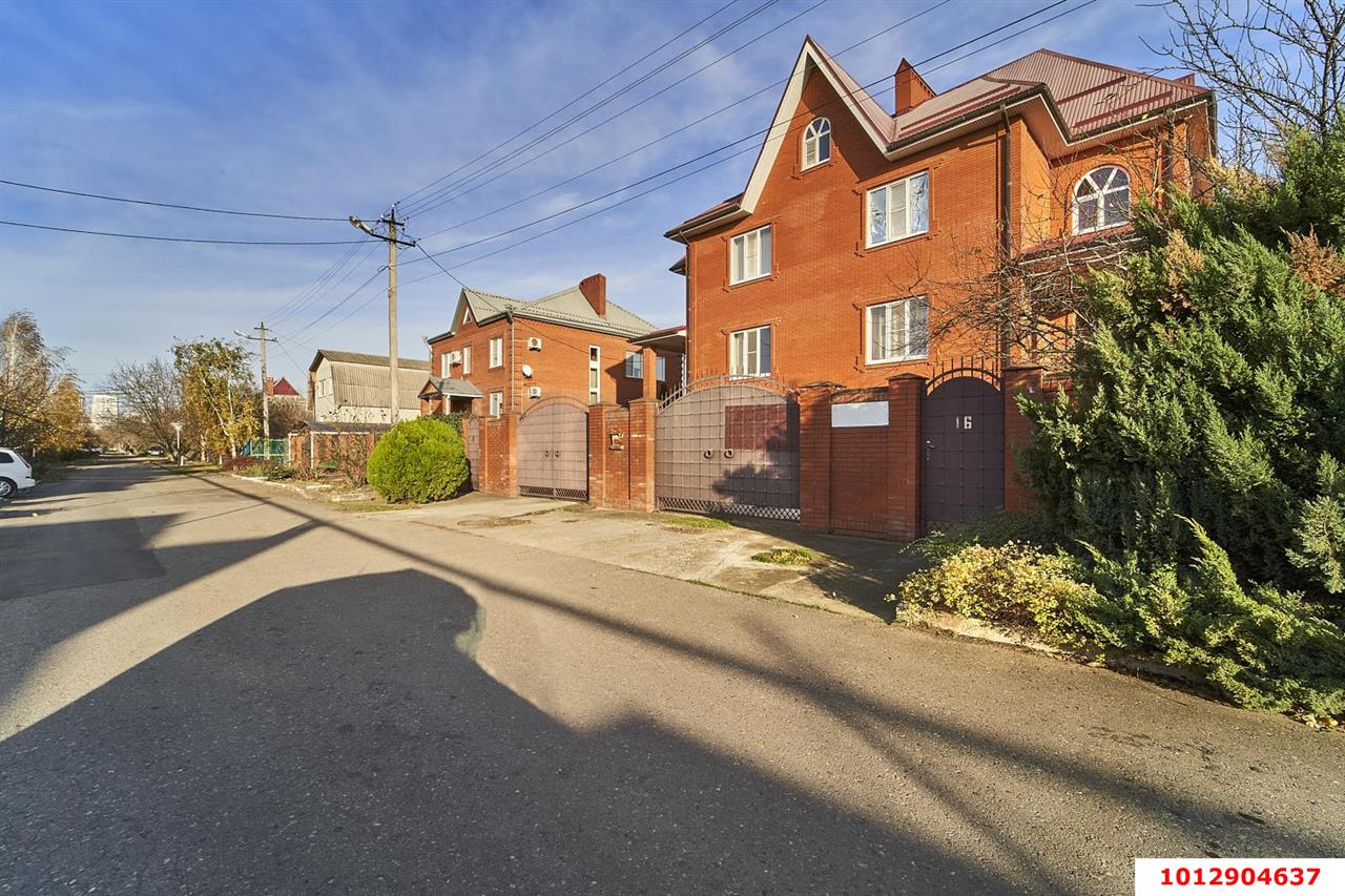 Фото №1: Дуплекс 384 м² + 3.6 сот. - Краснодар, 2-я Площадка, ул. Дмитрия Донского, 18