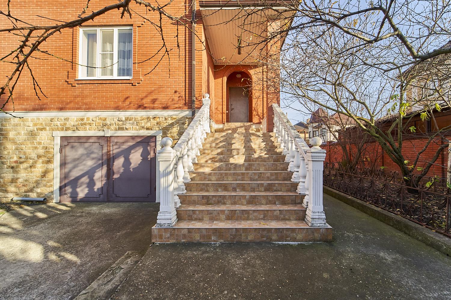 Фото №3: Дом 384 м² + 3.6 сот. - Краснодар, Прикубанский внутригородской округ, мкр. 2-я Площадка, ул. Дмитрия Донского, 18