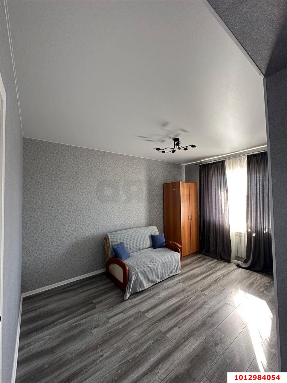 Фото №1: 1-комнатная квартира 34 м² - Южный, мкр. жилой комплекс Семейный, ул. Войсковая, 6А