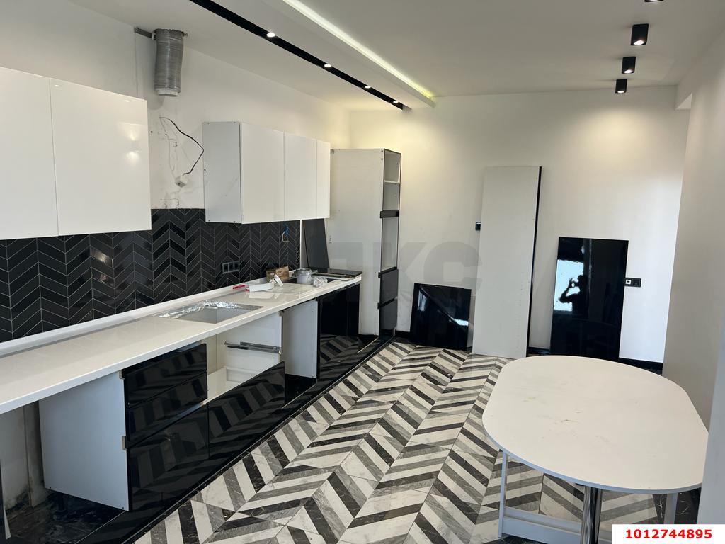 Фото №1: 3-комнатная квартира 108 м² - Краснодар, Центральный, ул. Кубанская Набережная, 39