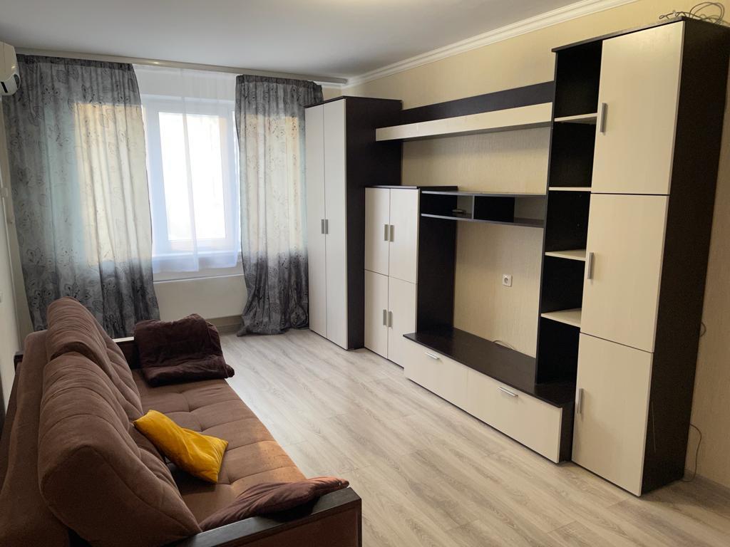 Фото №1: 1-комнатная квартира 47 м² - Краснодар, Прикубанский внутригородской округ, мкр. Московский, ул. имени Николая Семеновича Котлярова, 7