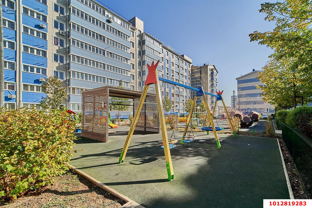 Фото №2: Торговое помещение 22 м² - Краснодар, жилой комплекс Краски, ул. Краеведа Соловьёва, 6к3