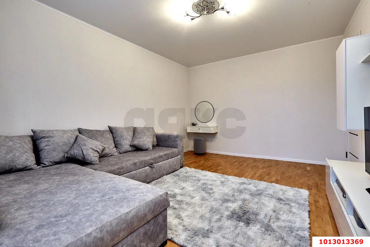 Фото №3: 2-комнатная квартира 55 м² - Краснодар, Прикубанский внутригородской округ, Завод Радиоизмерительных Приборов, п. Калинино, ул. Российская, 446/6