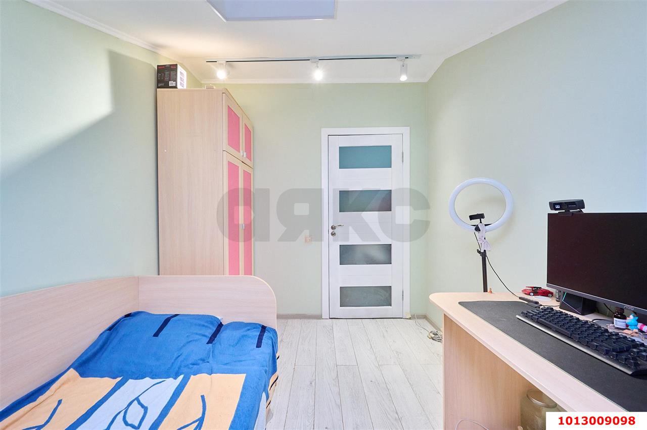 Фото №10: 3-комнатная квартира 67 м² - Краснодар, Прикубанский внутригородской округ, Завод Радиоизмерительных Приборов, мкр. Музыкальный, ул. имени Сергея Есенина, 113