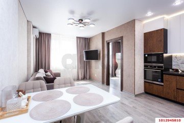Фото №1: 2-комнатная квартира 65 м² - Краснодар, мкр. имени Петра Метальникова, ул. Цезаря Куникова, 24к1