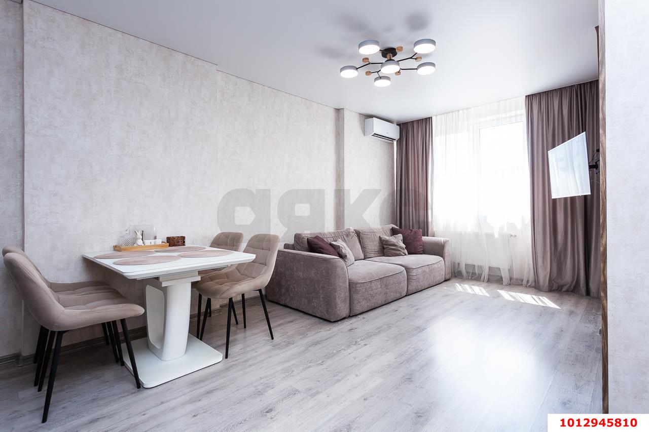 Фото №2: 2-комнатная квартира 65 м² - Краснодар, имени Петра Метальникова, ул. Цезаря Куникова, 24к1